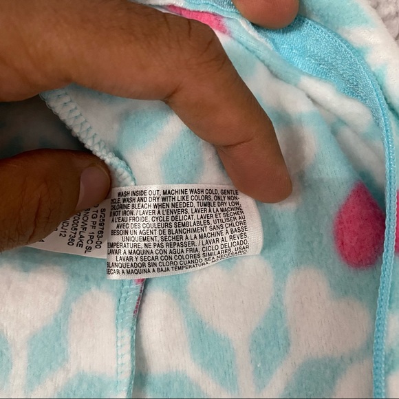 Baby Girl Footed Sleeper with Zip; Old Navy; 18-24 Months - Picture 7 of 7